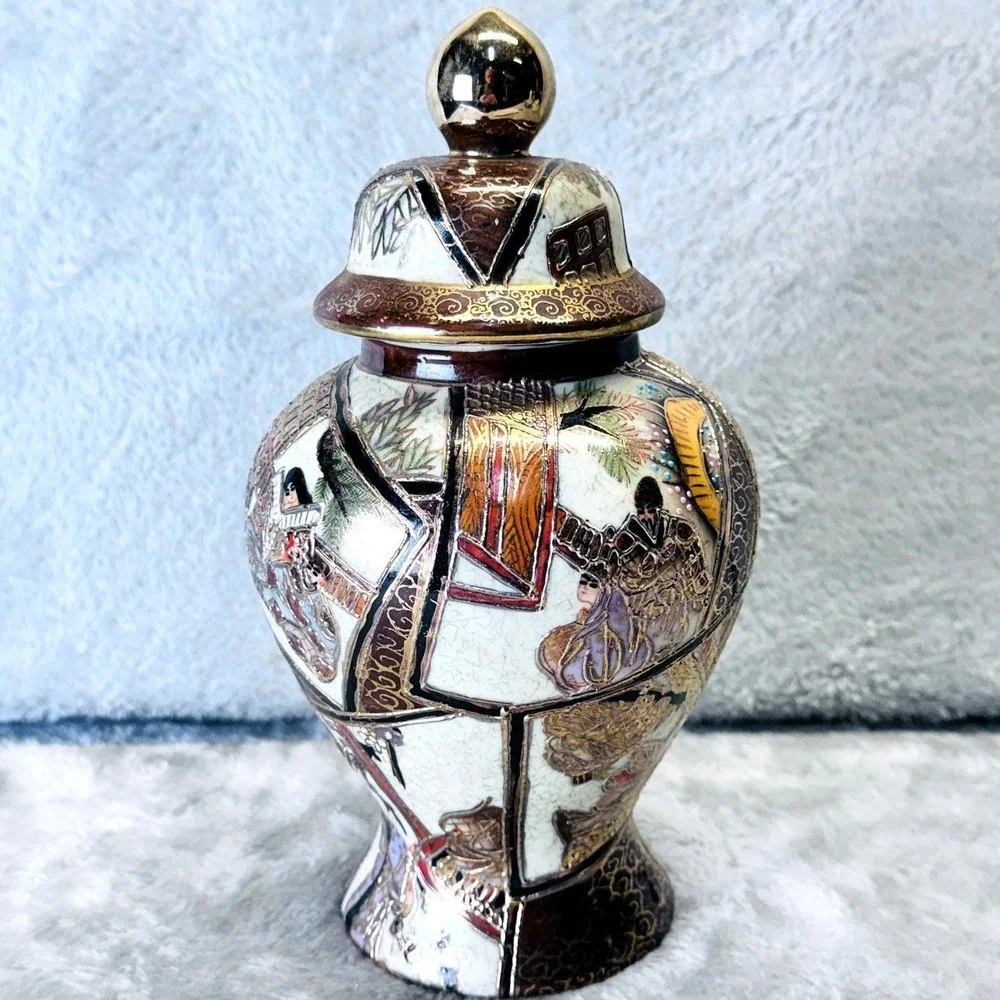 Vintage Japanese Satsuma Ginger Jar Hand Painted‎ Lidded Urn Vase Geisha Scene